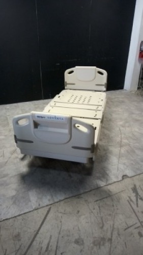 HILL-ROM P1600 ADVANTA HOSPITAL BED