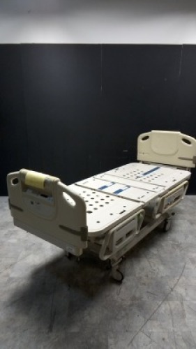 HILL-ROM P1600 ADVANTA HOSPITAL BED