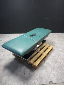 HAUSMANN EXAM TABLE WITH FOOTSWITCH