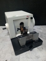 LEICA RM2025 MICROTOME