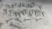 LOT OF DERF NEEDLE HOLDERS