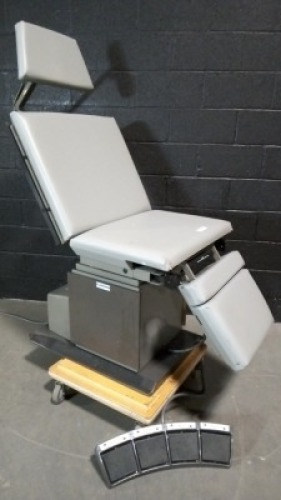 RITTER 119 EXAM TABLE WITH FOOTSWITCH