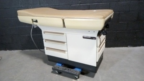 MIDMARK 404 EXAM TABLE