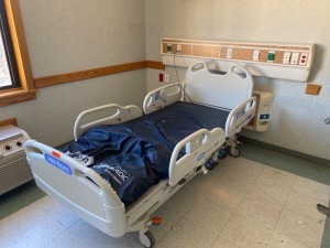 HILLROM VERSACARE HOSPITAL BED
