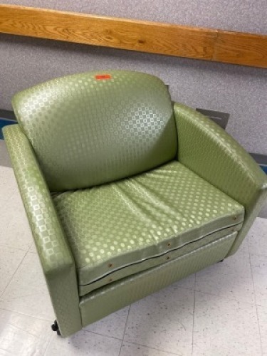 PATIENT CHAIR/PULL-OUT BED