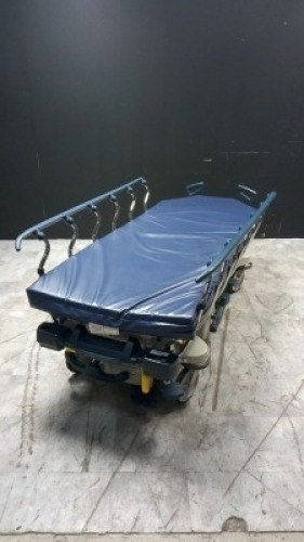 STRYKER 1015 BIG WHEEL BIRTHING BED