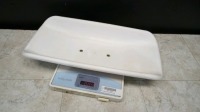 TANITA 1584 INFANT SCALE