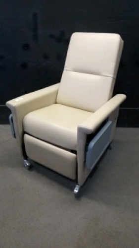 CHAMPION RECLINER