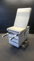 RITTER/MIDMARK 108 EXAM TABLE