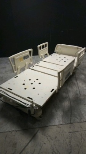 STRYKER 3002 HOSPITAL BED (MISSING WHEELS)