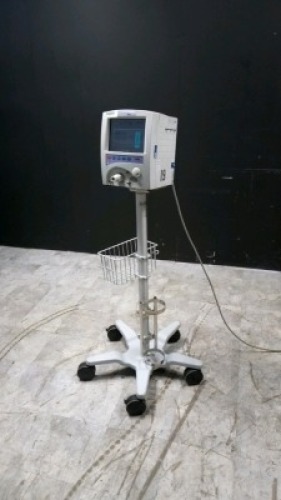 VERSAMED IVENT 201 VENTILATOR ON ROLLING STAND