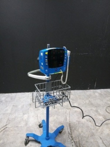 GE CARESCAPE V100 VITAL SIGN MONITOR ON ROLLING STAND