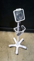SPHYGMOMANOMETER ON ROLLING STAND