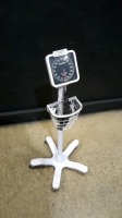 SPHYGMOMANOMETER ON ROLLING STAND
