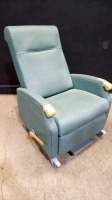 RECLINER