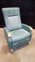 RECLINER