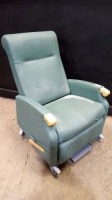 RECLINER