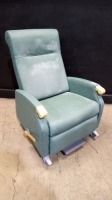 RECLINER