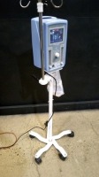 VIASYS INFANT FLOW SIPAP VENTILATOR ON ROLLING STAND