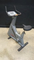 LIFE FITNESS 9500HR EXERCISE BIKE
