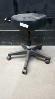 ROLLING EXAM STOOL