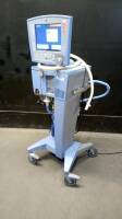 CAREFUSION AVEA 17311 VENTILATOR ON ROLLING STAND