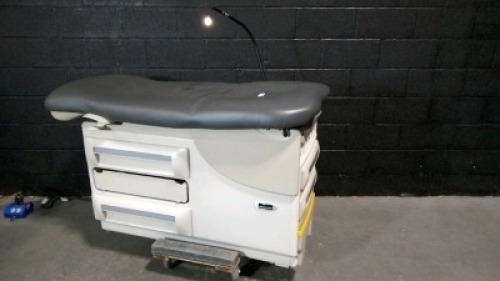 MIDMARK 604 EXAM TABLE WITH EXAM LIGHT