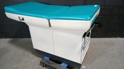 MIDMARK 404 EXAM TABLE