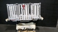 STRYKER FL19 INFANT CRIB (MISSING WHEELS)