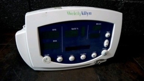 WELCH ALLYN 53NTO PATIENT MONITOR ON ROLLING STAND