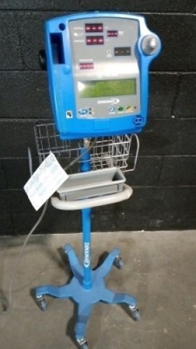 GE DINAMAP PRO 200 PATIENT MONITOR ON ROLLING STAND