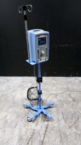 CAREFUSION INFANT FLOW SIPAP VENTILATOR ON ROLLING STAND