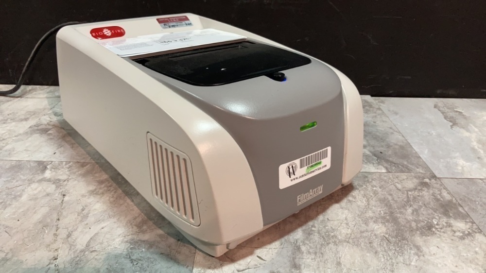 BIOFIRE FILMARRAY PCR SYSTEM