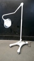 STERIS LED31 OR LIGHT ON ROLLING STAND