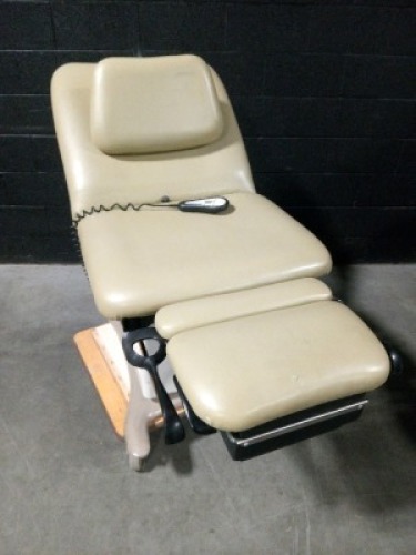 RITTER 230 EXAM CHAIR W/HAND CONTROL