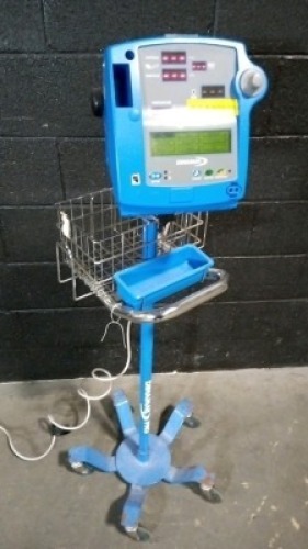 GE DINAMAP PRO 200 PATIENT MONITOR ON ROLLING STAND