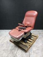 MIDMARK 647-003 POWER EXAM CHAIR WITH FOOTSWITCH