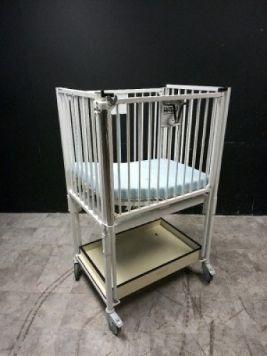 HARD INFANT CRIB