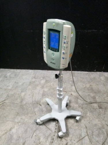 STRYKER SMART PUMP TORNIQUET SYSTEM ON ROLLING STAND