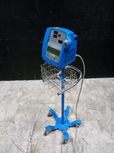 GE PRO 100 VITAL SIGN MONITOR ON ROLLING STAND