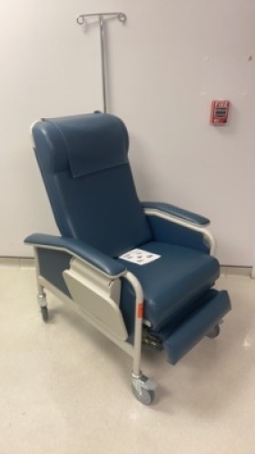 WINCO RECLINING PATIENT TRANSPORT CHAIR