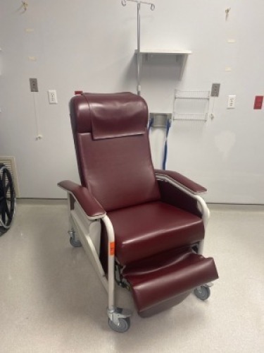 WINCO RECLINING PATIENT TRANSPORT CHAIR