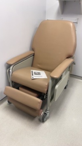 LUMEX RECLINING PATIENT TRANSPORT CHAIR