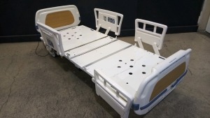 STRYKER 3002 HOSPITAL BED WITH HEAD & FOOTBOARD (CHAPERONE WITH ZONE CONTROL, BED EXIT, SCALE)