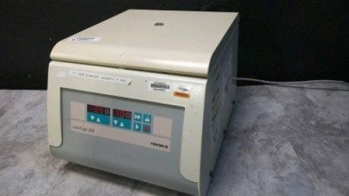 HERAEUS LABOFUGE 300 CENTRIFUGE