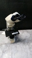 LEICA LAB MICROSCOPE WITH EYEPIECES BOTH (10X/20) & 4 OBJECTIVES (100,50,40,10)