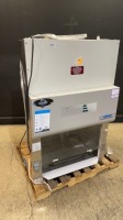 NUAIRE NU-S430-300 LAB HOOD