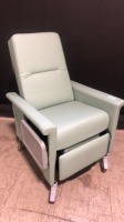 RECLINER