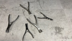 LOT OF DOUBLE-ACTION BONE CUTTERS