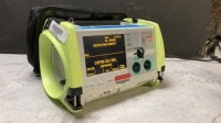 ZOLL M-SERIES BIPHASIC DEFIB WITH PACING, 3 LEAD ECG, ANALYZE